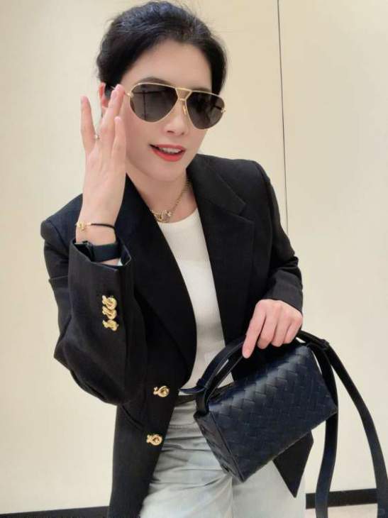 Picture of Bottega Veneta Handbags _SKUfw241223378fw